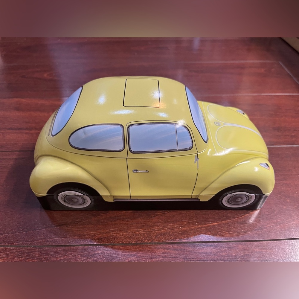 550 Piece VW Beetle Bug Eurographics Collectibles Tin Puzzle Volkswagen DENTED